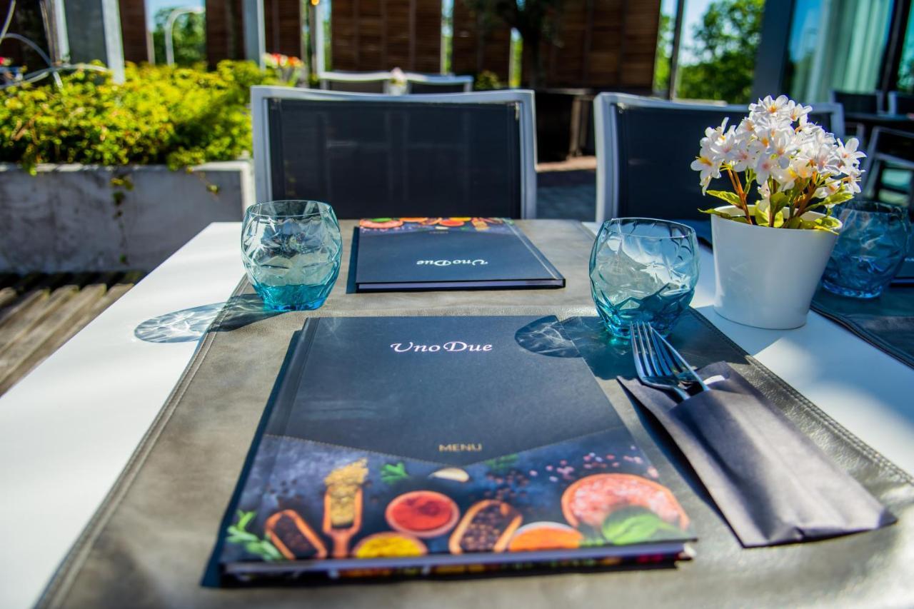 Hotel Stayen Синт-Тройден Екстериор снимка