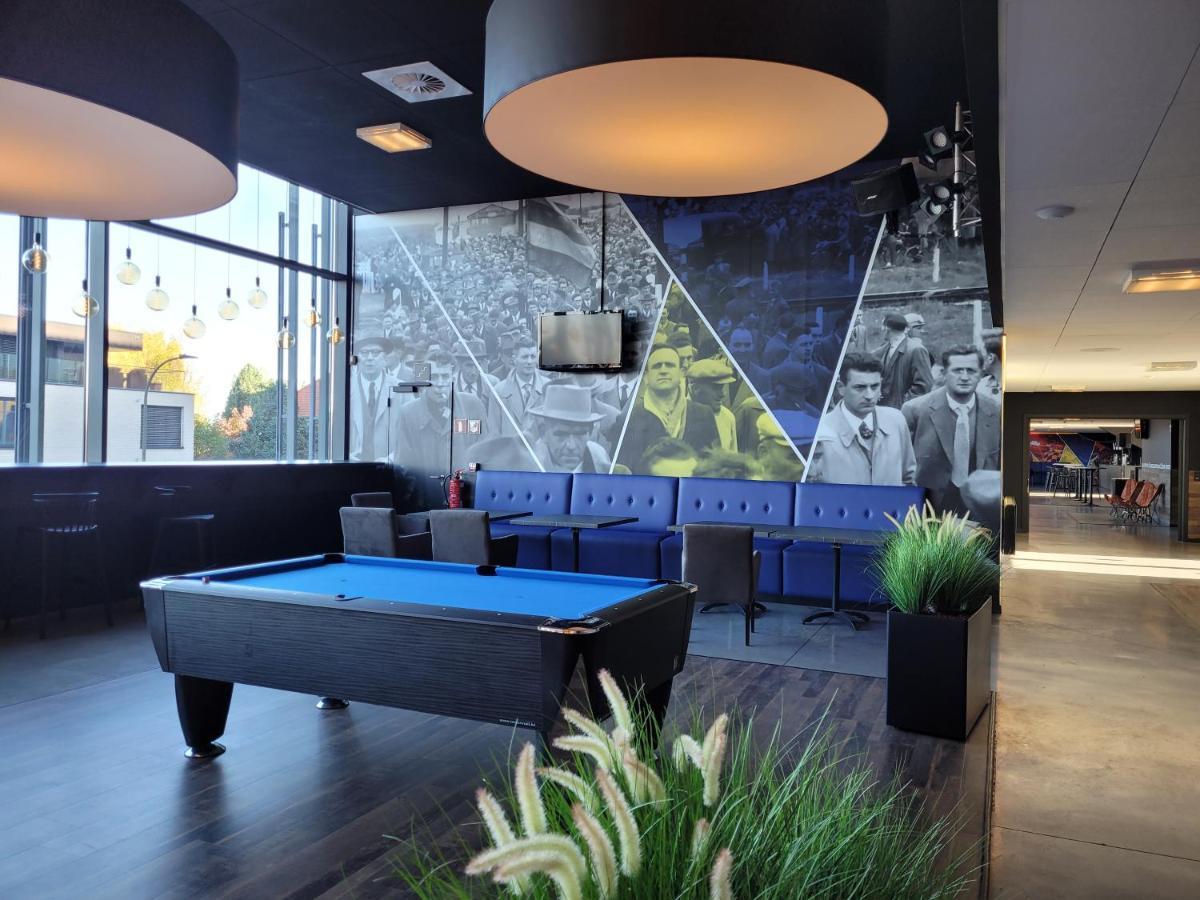 Hotel Stayen Синт-Тройден Екстериор снимка