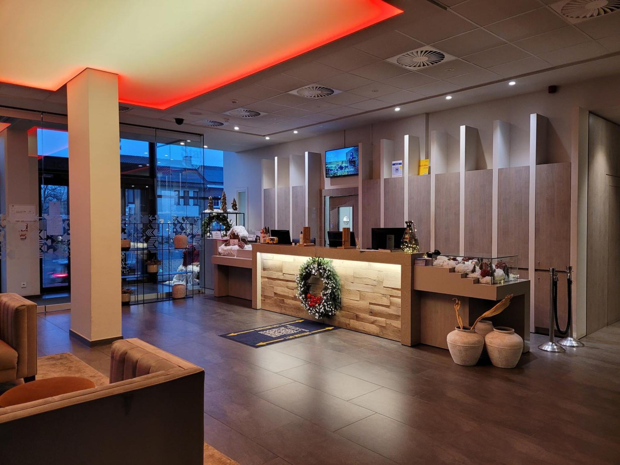 Hotel Stayen Синт-Тройден Екстериор снимка