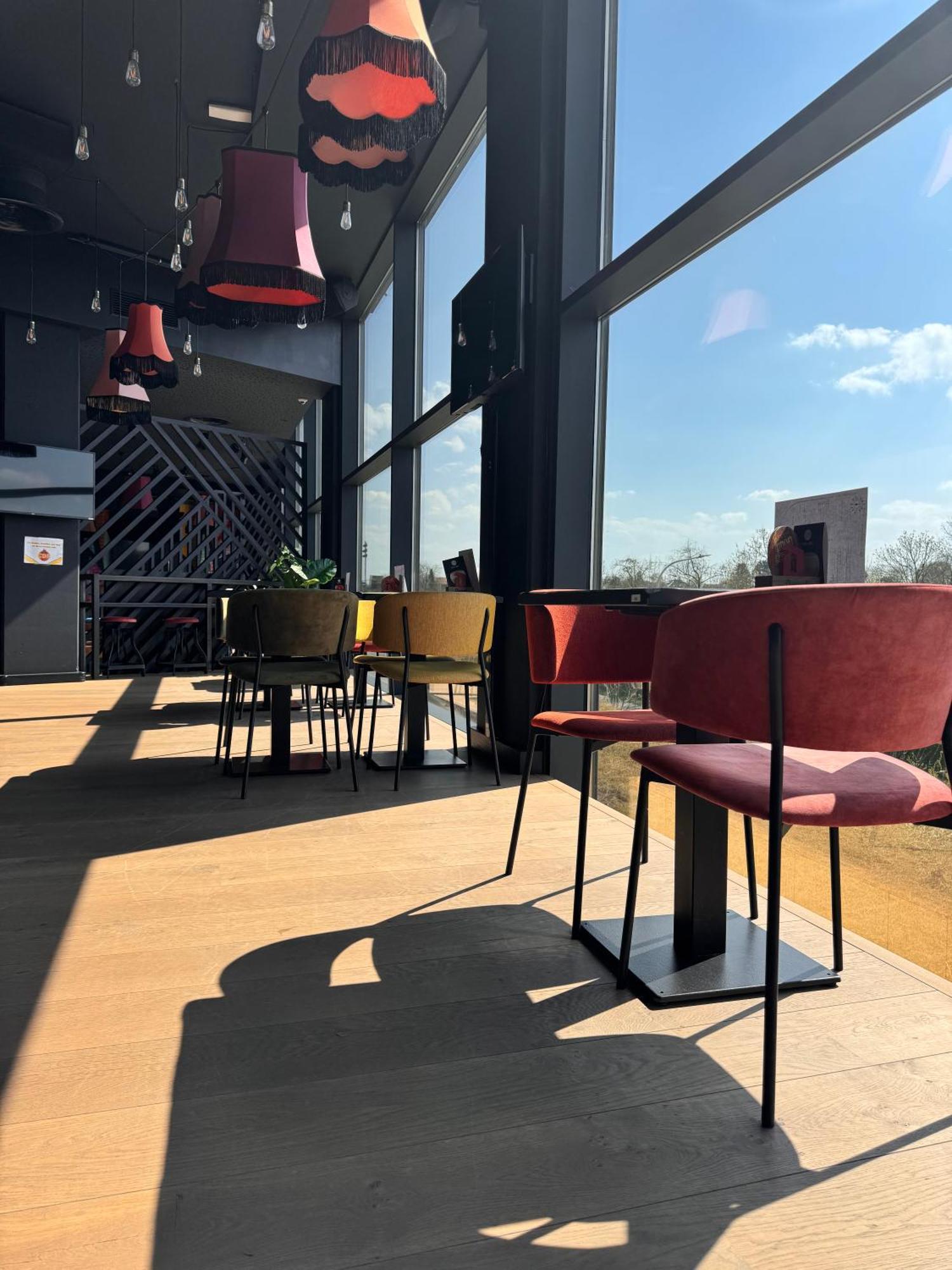 Hotel Stayen Синт-Тройден Екстериор снимка
